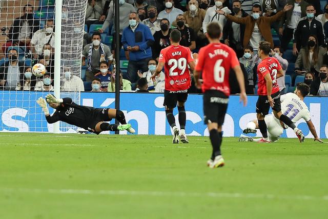 亚冠-C罗梅开二度轰913球 利雅得胜利3-1胜