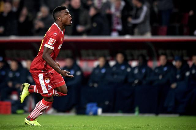 亚冠-C罗梅开二度轰913球 利雅得胜利3-1胜