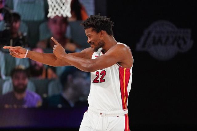 陈盈骏22分首钢胜新疆 佩里23分深圳胜天津